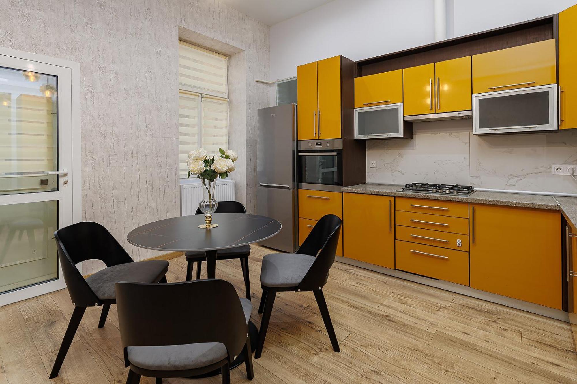 2 - Bedroom Apartments Galicia Lviv Exterior photo